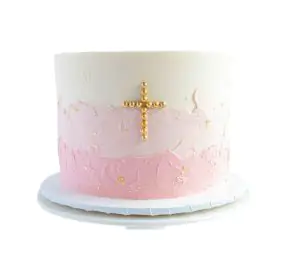 Tort delikatny z krzyżem